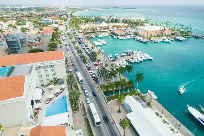 ¿Se da propina en Aruba? Una guía amigable sobre la etiqueta isleña