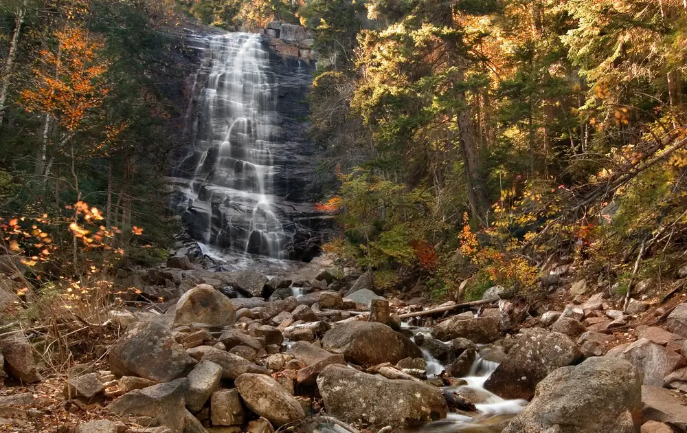 15 asombrosas cascadas en New Hampshire