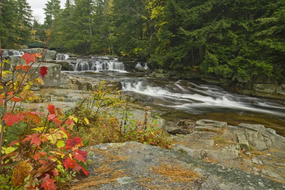 15 asombrosas cascadas en New Hampshire