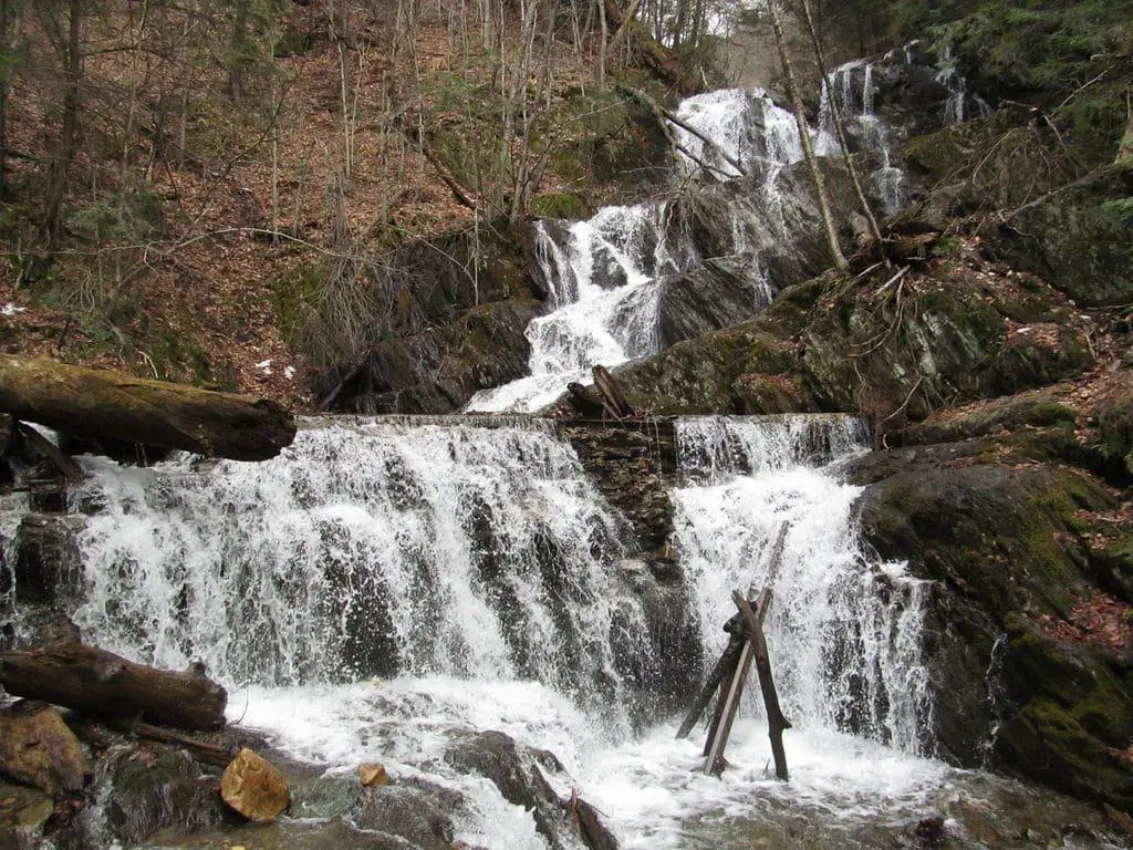 15 cascadas increíbles en Massachusetts