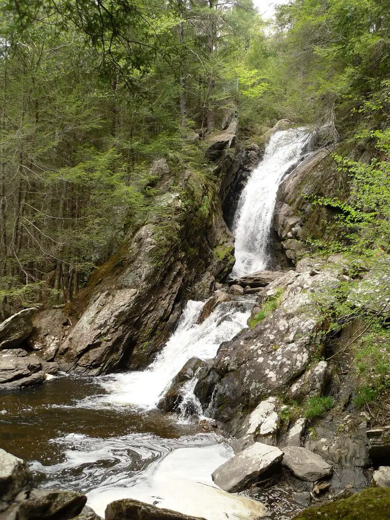 15 cascadas increíbles en Massachusetts