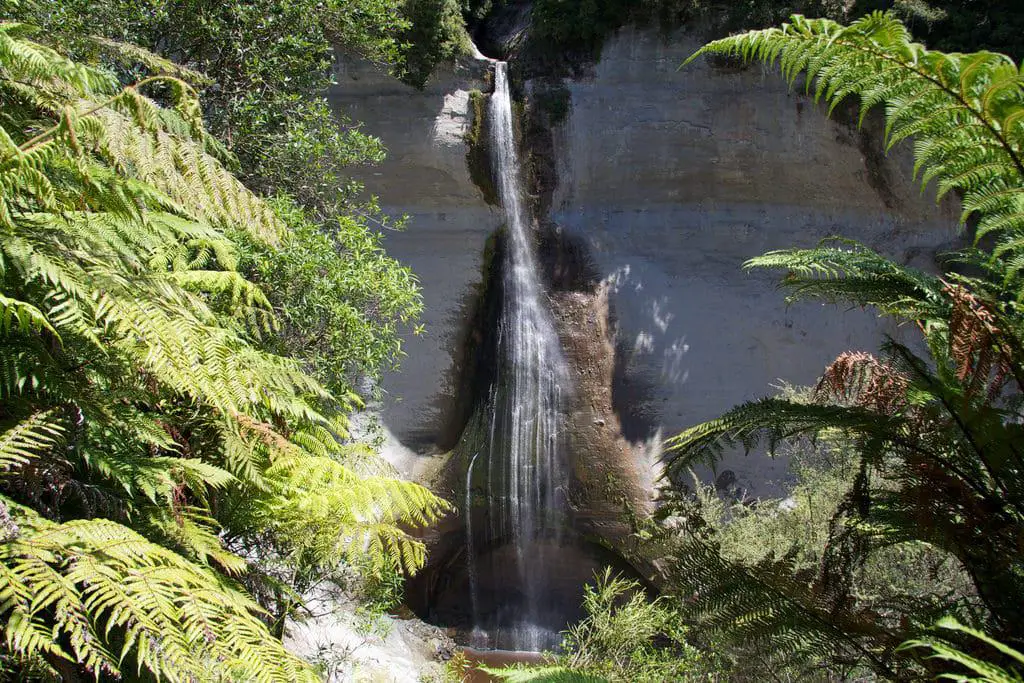 15 cascadas increíbles en Nueva Zelanda