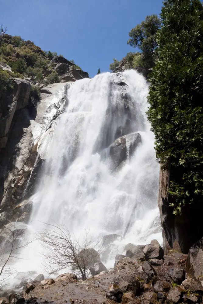 15 cascadas increíbles en California