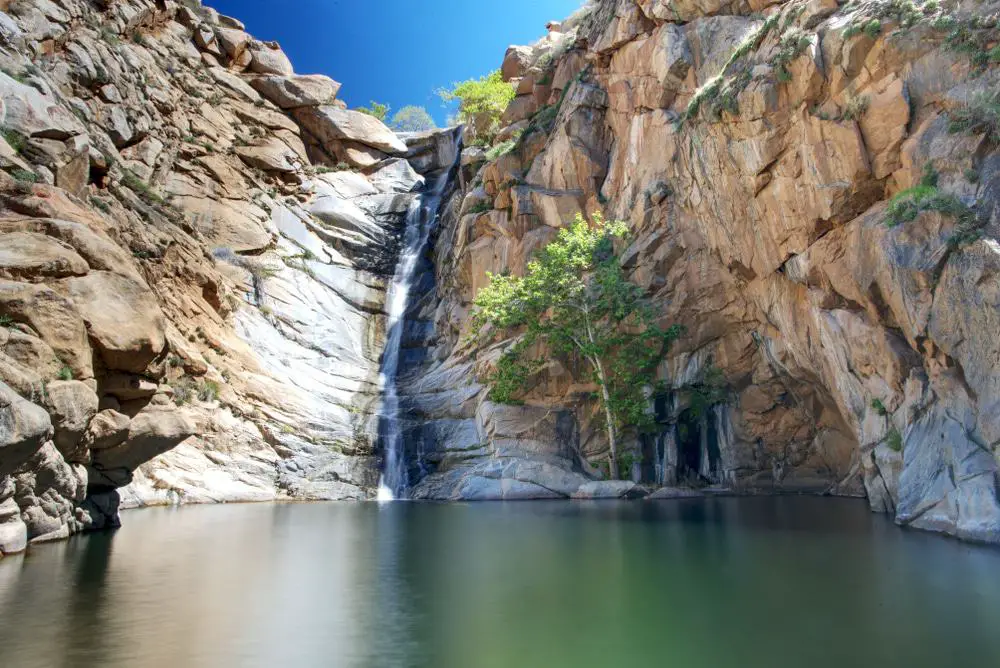 15 cascadas increíbles en California