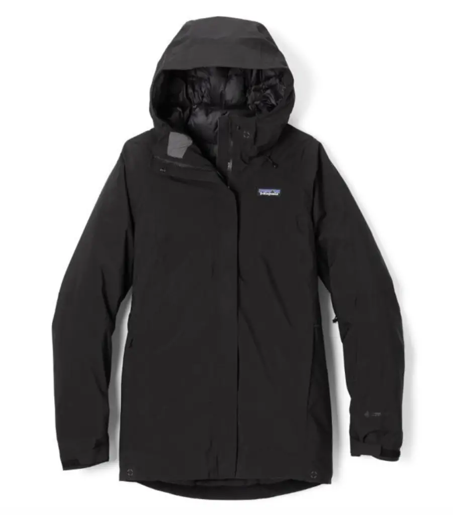Las mejores chaquetas de esquí para mujer: chaqueta negra Patagonia Primo Puff
