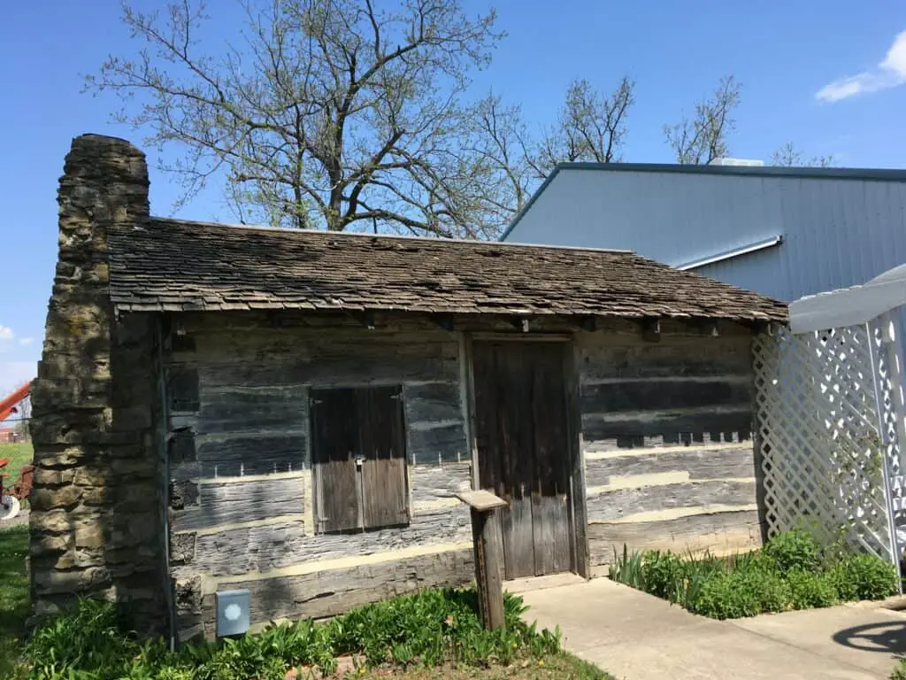 Log Cabin, Sociedad Histórica del Condado de Warren