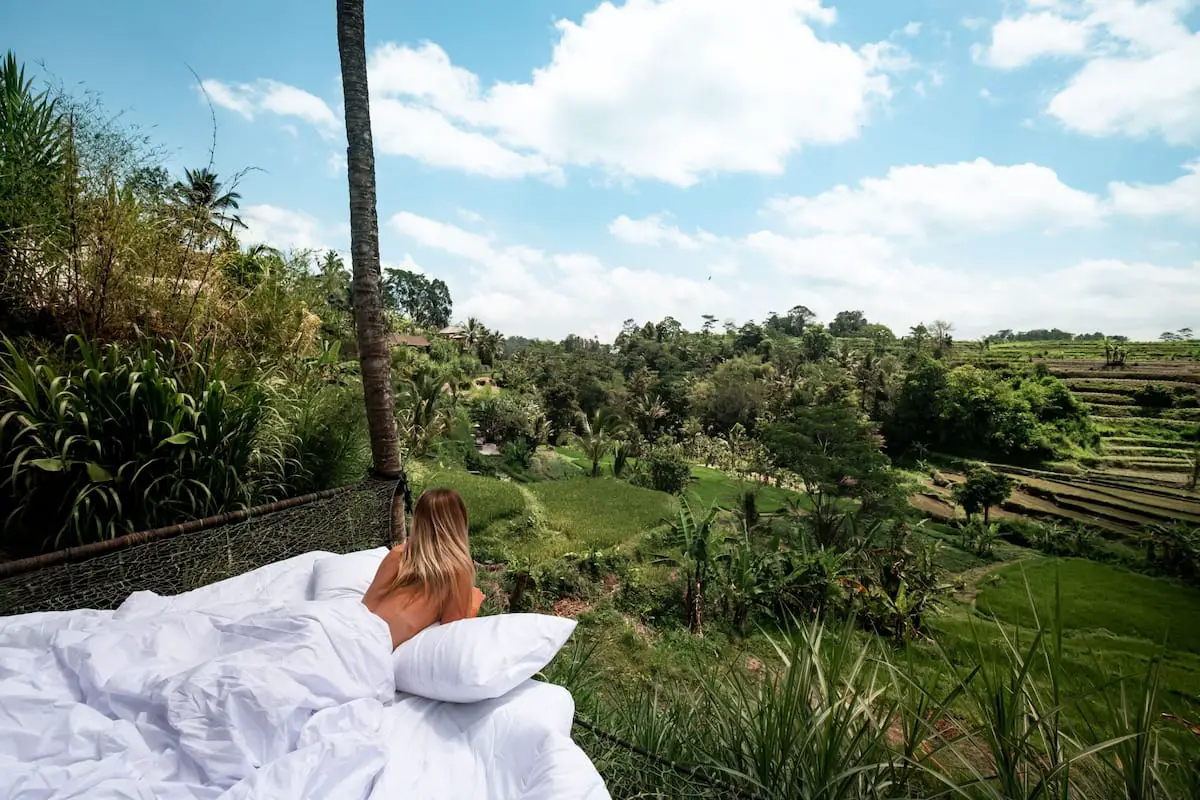 Contemplar una exuberante vista de Bali