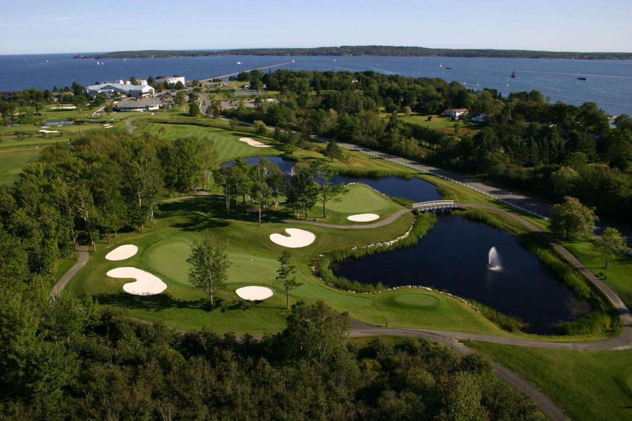 Vista aérea del campo de golf del resort
