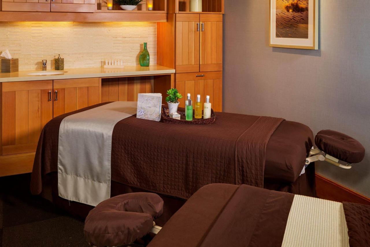 Mesa de masajes en el spa del resort